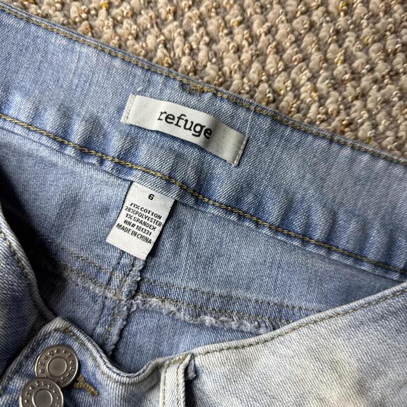 Y2K vintage light wash low rise ‘short-short’ mini micro denim shorts - Picture 4 of 6